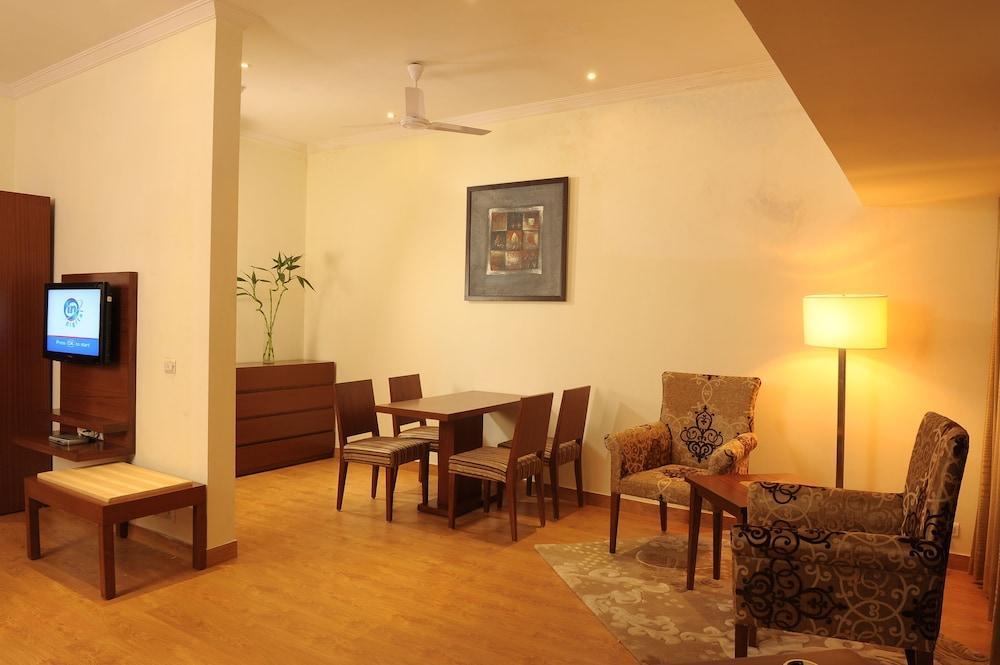 Ahuja Residency Sunder Nagar Hotel New Delhi Exterior foto