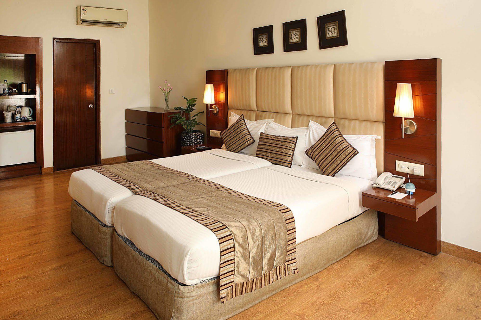 Ahuja Residency Sunder Nagar Hotel New Delhi Exterior foto