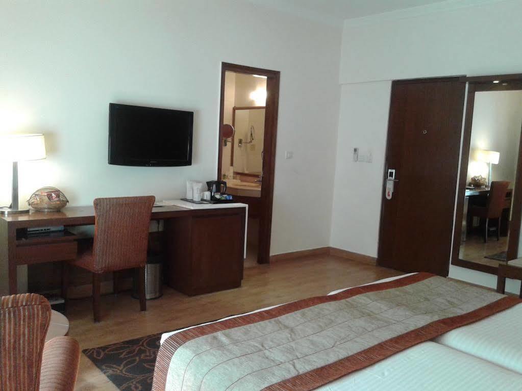 Ahuja Residency Sunder Nagar Hotel New Delhi Exterior foto