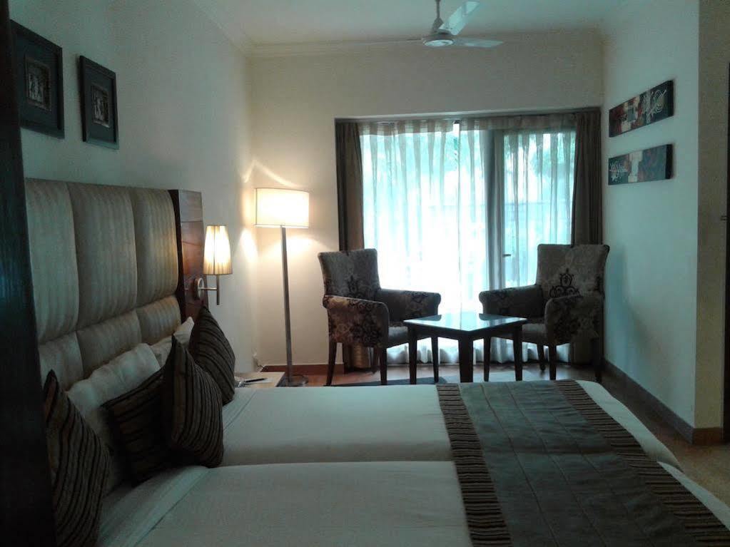 Ahuja Residency Sunder Nagar Hotel New Delhi Exterior foto