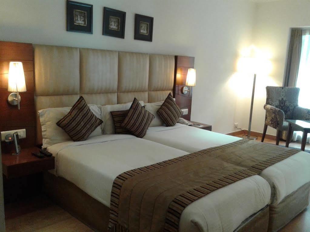 Ahuja Residency Sunder Nagar Hotel New Delhi Exterior foto