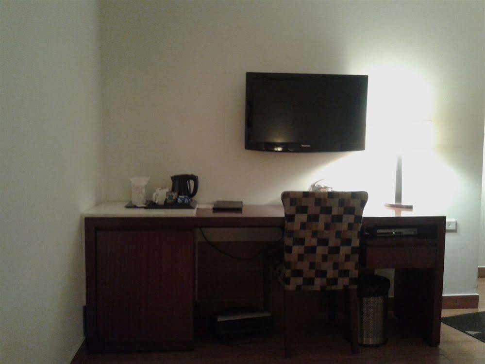 Ahuja Residency Sunder Nagar Hotel New Delhi Exterior foto
