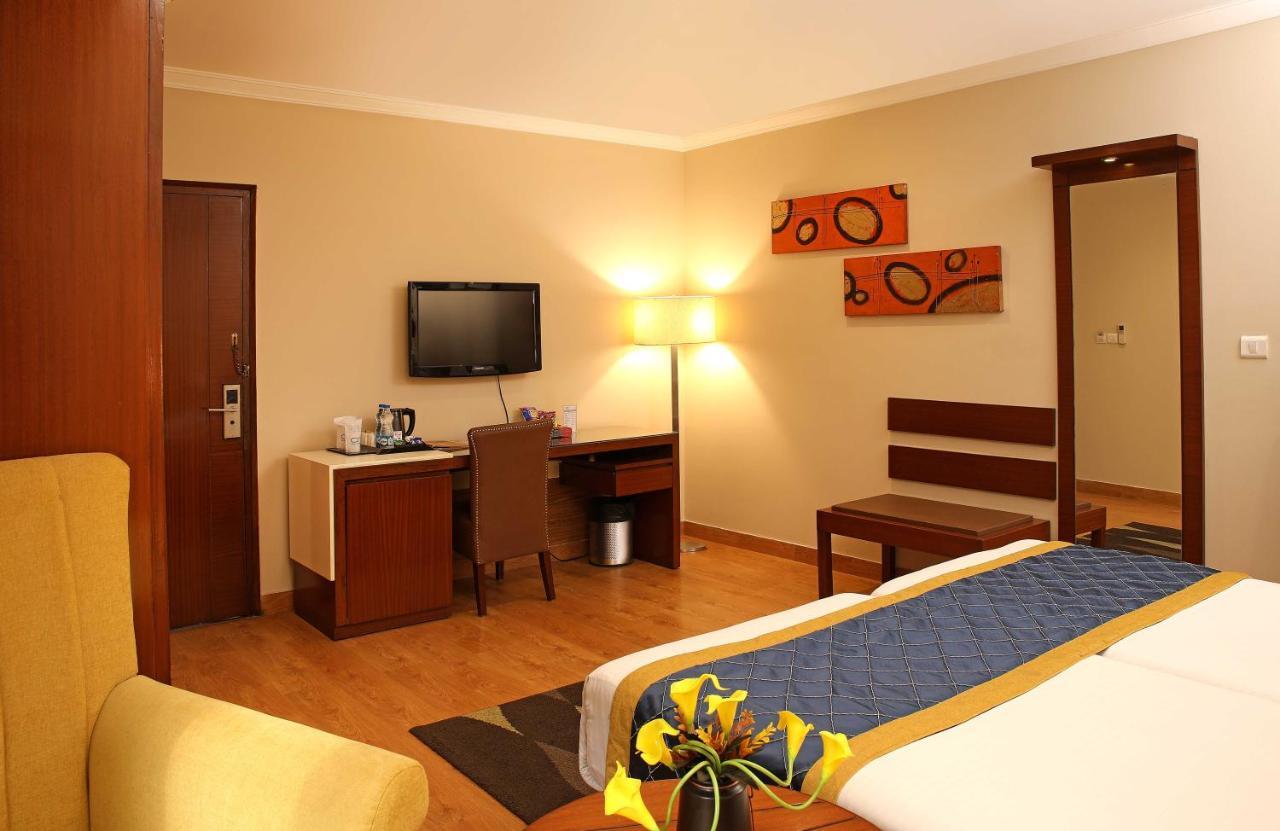 Ahuja Residency Sunder Nagar Hotel New Delhi Exterior foto